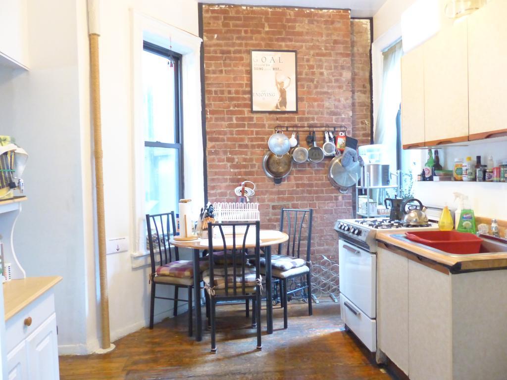 East Village Homestay Нью-Йорк Экстерьер фото
